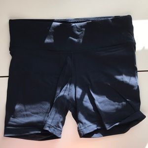 navy blue 90° degree biker shorts